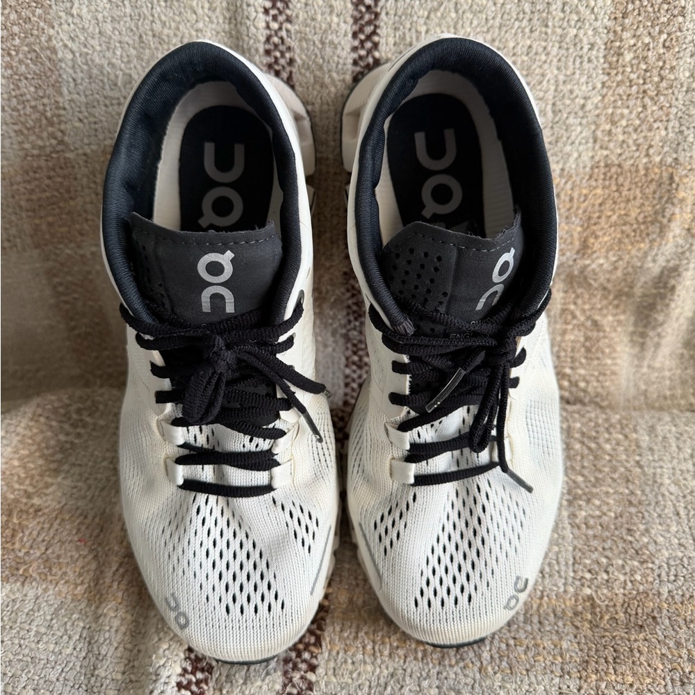 ON Cloud X White and Black Running Shoes - Picture 2 of 10